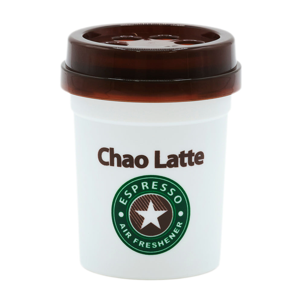 本体の写真。白いカップ形の容器に濃い茶色のフタ。Chao Latte と ESPRESSO AIR FRESHENER の星のロゴ