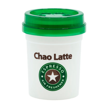 本体の写真。白いカップ形の容器に緑のフタ。Chao Latte と ESPRESSO AIR FRESHENER の星のロゴ