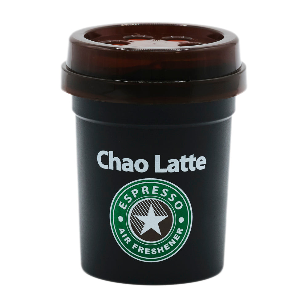 本体の写真。黒いカップ形の容器に黒のフタ。Chao Latte と ESPRESSO AIR FRESHENER の星のロゴ
