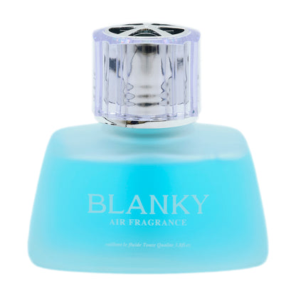 本体の写真。水色の液体が入った台形のガラス瓶に、銀色の透かし模様のキャップ。BLANKY AIR FRAGRANCE、vaillant le fluide Toute Qualite 3.8fl.oz. の表示