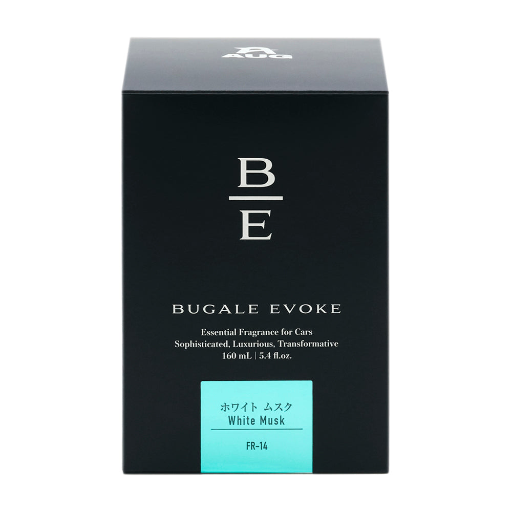 黒い化粧箱の正面。B/Eのモノグラム、BUGALE EVOKE、Essential Fragrance for Cars、Sophisticated, Luxurious, Transformative、160 mL ・ 5.4 fl.oz. の表示。水色のラベルに ホワイト ムスク White Musk と品番FR-14